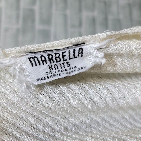 Vintage 70s Marbella Knits California Off White Ribbed Flutter Vneck Knit Top - Picture 7 of 7
